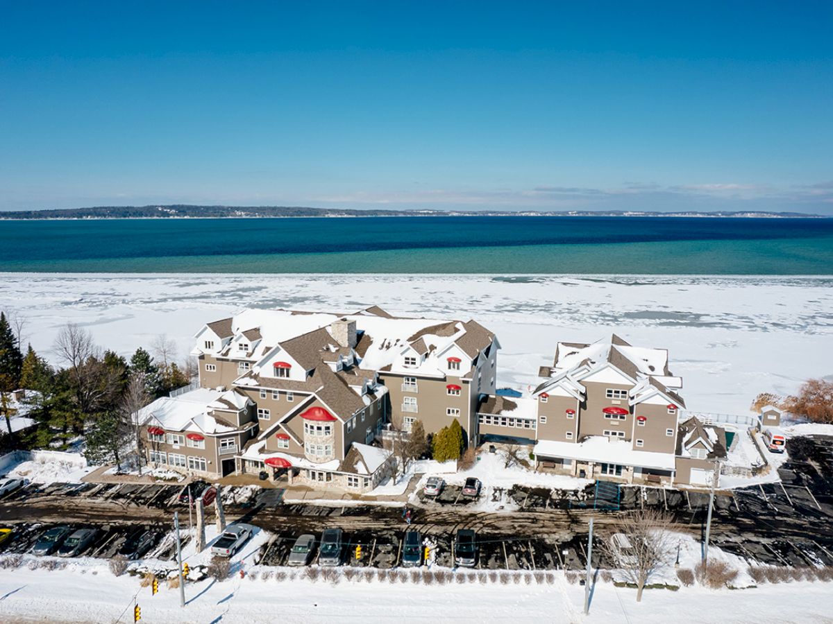 Cherry Tree Inn & Suites